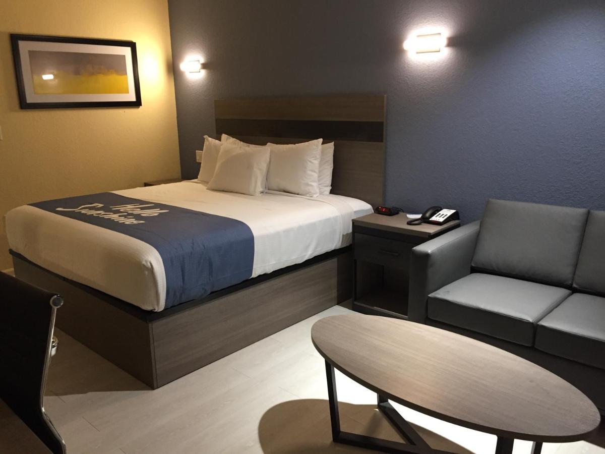 Days Inn By Wyndham Freeport Ngoại thất bức ảnh