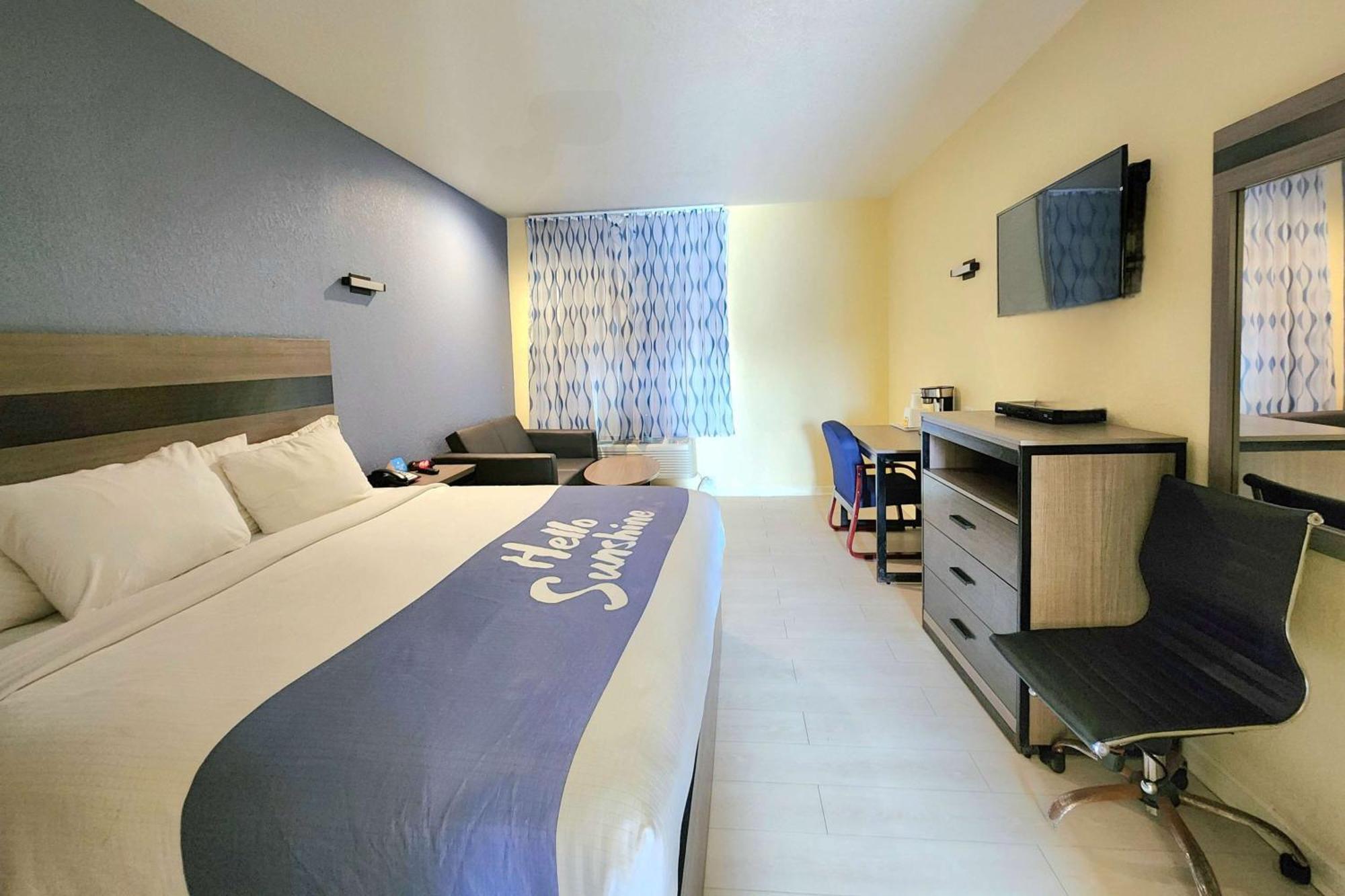 Days Inn By Wyndham Freeport Ngoại thất bức ảnh